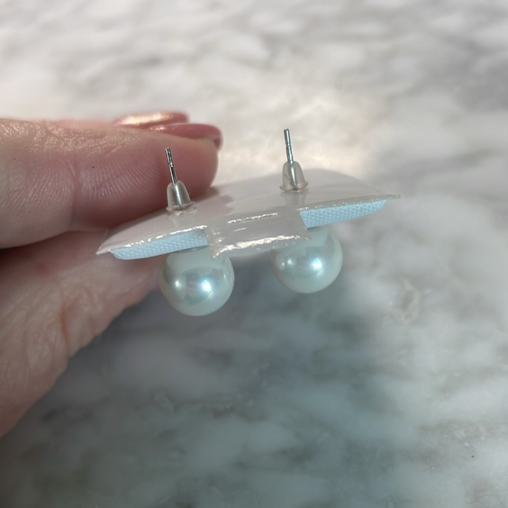 925 Sterling Large Pearl Studs - Picture 4 of 4